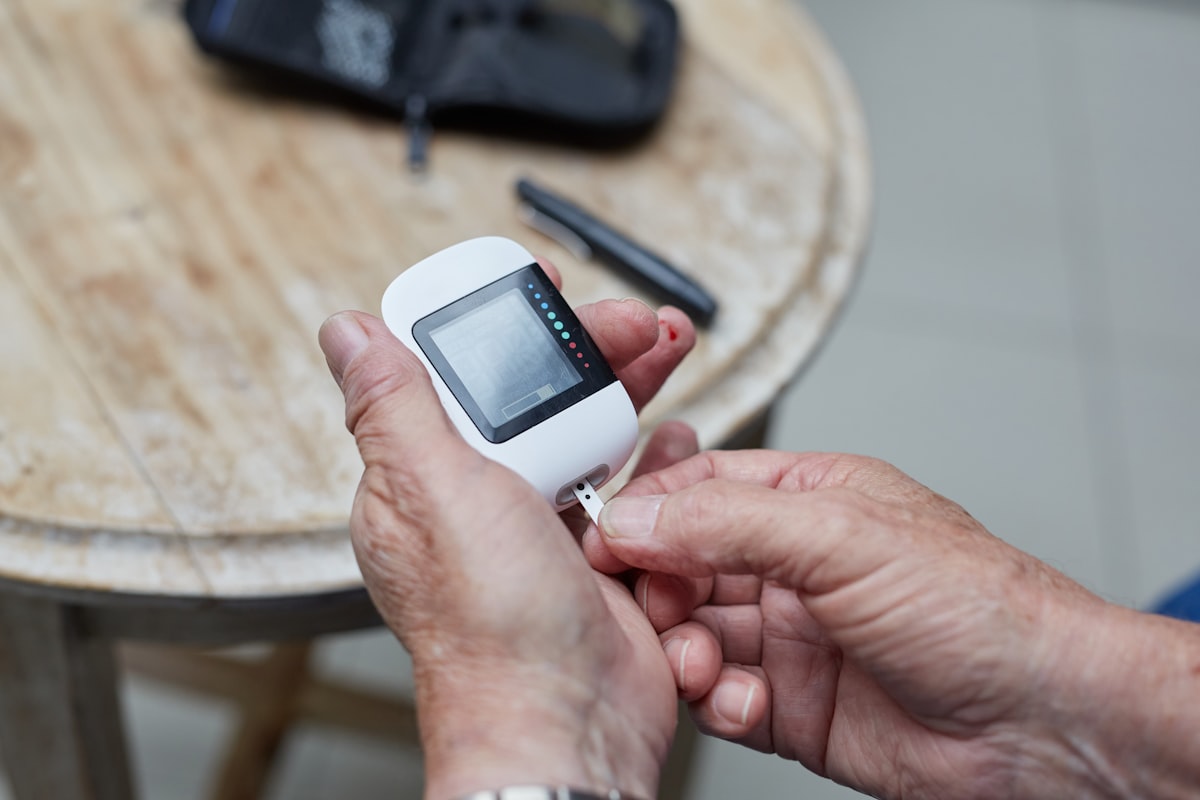 Glucose monitoring and healthy nutrition overview